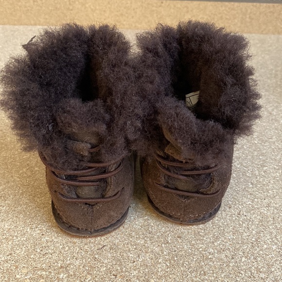 Infant UGG size infant small - Picture 2 of 4